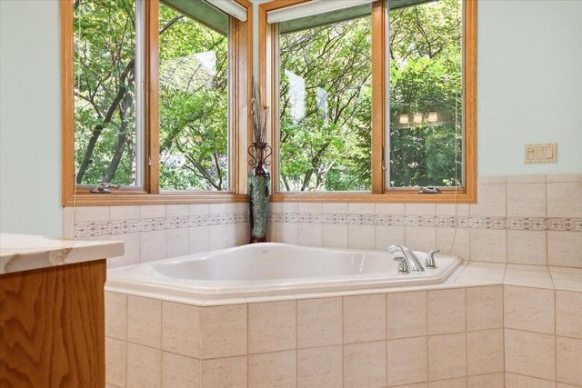 W330S1417 County Road C, Delafield, WI 53018