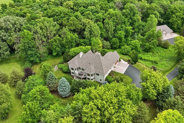 W330S1417 County Road C, Delafield, WI 53018
