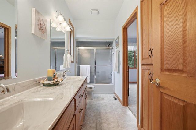 W330S1417 County Road C, Delafield, WI 53018