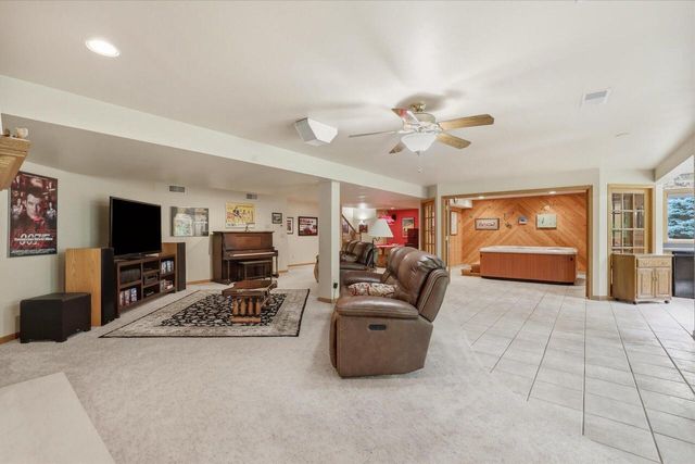 W330S1417 County Road C, Delafield, WI 53018