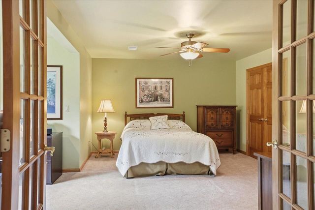 W330S1417 County Road C, Delafield, WI 53018