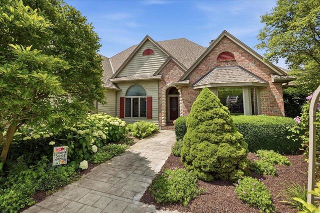 W330S1417 County Road C, Delafield, WI 53018