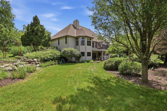 W330S1417 County Road C, Delafield, WI 53018