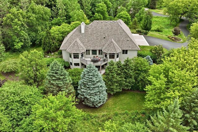 W330S1417 County Road C, Delafield, WI 53018