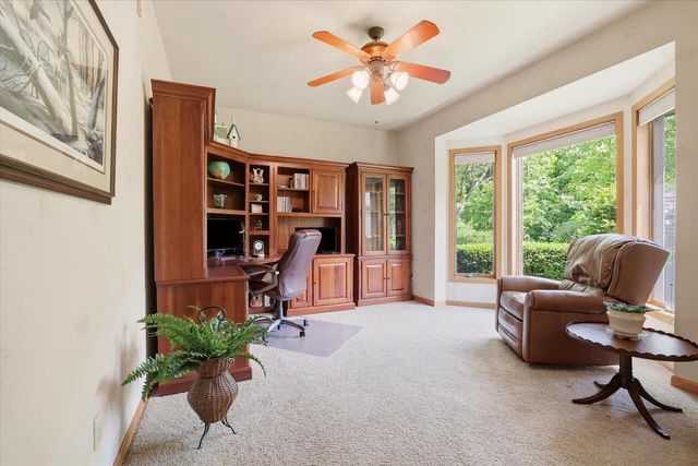 W330S1417 County Road C, Delafield, WI 53018