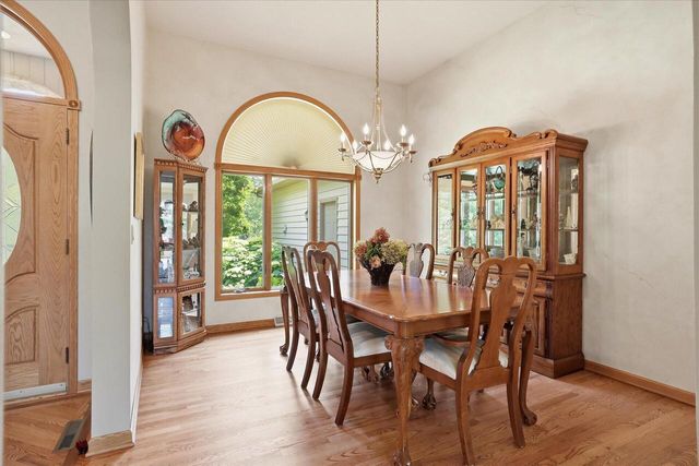 W330S1417 County Road C, Delafield, WI 53018