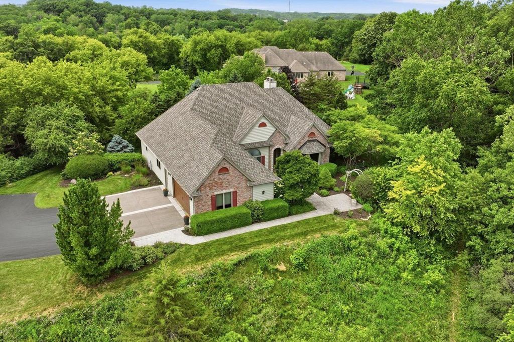 W330S1417 County Road C, Delafield, WI 53018