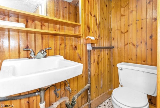 158 W Side Ave, Jersey City, NJ 07305