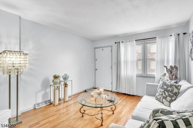 158 W Side Ave, Jersey City, NJ 07305
