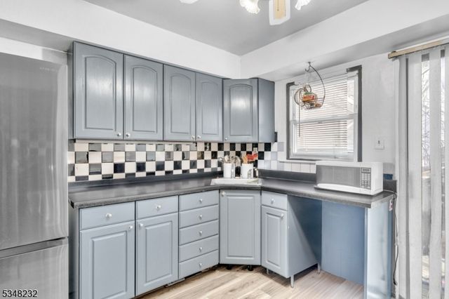 158 W Side Ave, Jersey City, NJ 07305