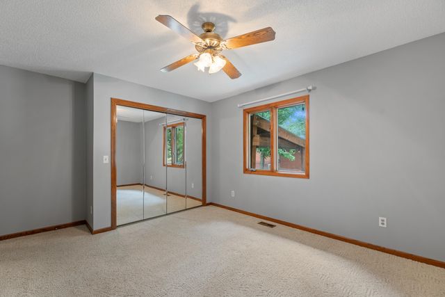 2211 N Stoneybrook Ct, Wichita, KS 67226