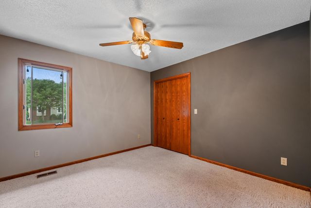 2211 N Stoneybrook Ct, Wichita, KS 67226