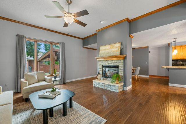 2211 N Stoneybrook Ct, Wichita, KS 67226