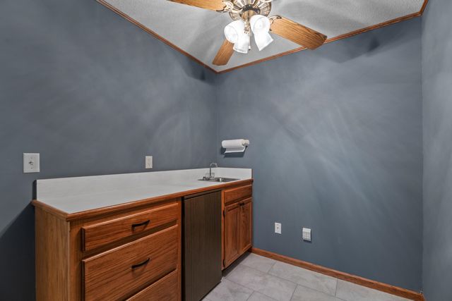 2211 N Stoneybrook Ct, Wichita, KS 67226