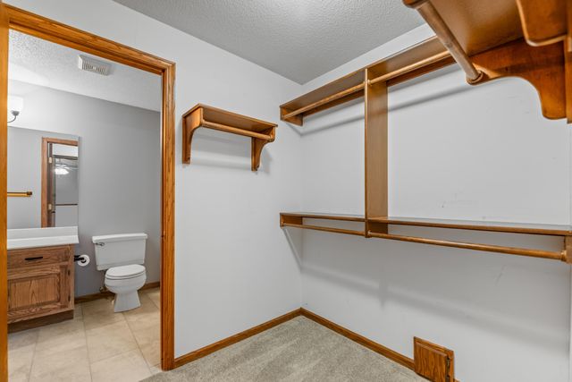 2211 N Stoneybrook Ct, Wichita, KS 67226