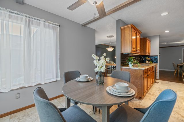 2211 N Stoneybrook Ct, Wichita, KS 67226