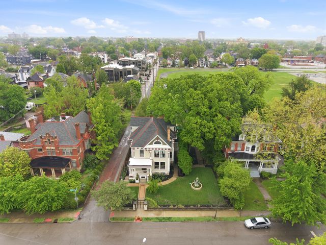 1298 Bryden Road, Columbus, OH 43205