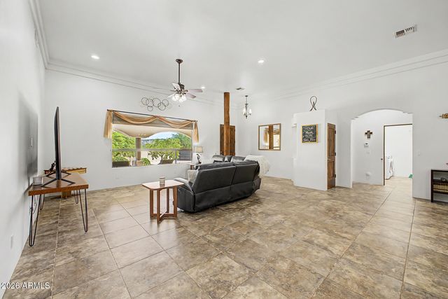 49904 N 21ST Drive, New River, AZ 85087