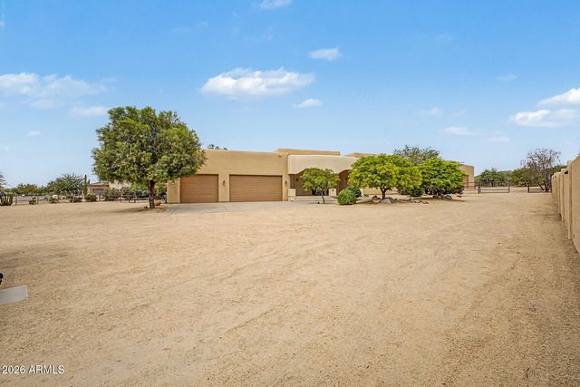 49904 N 21ST Drive, New River, AZ 85087