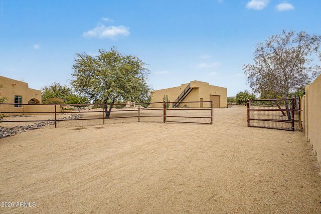49904 N 21ST Drive, New River, AZ 85087