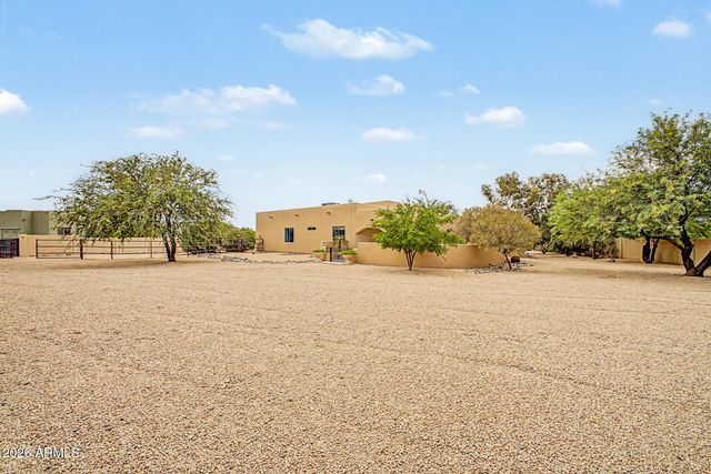 49904 N 21ST Drive, New River, AZ 85087