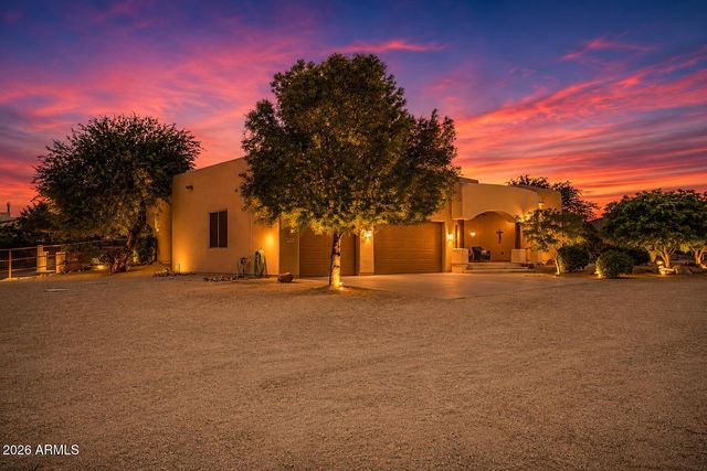 49904 N 21ST Drive, New River, AZ 85087