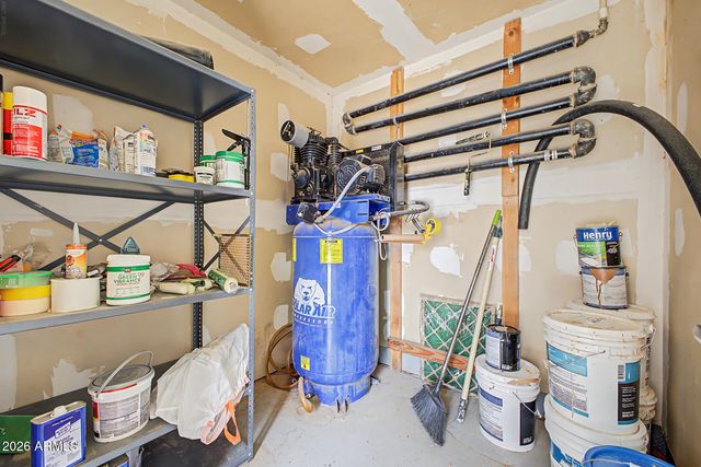 49904 N 21ST Drive, New River, AZ 85087