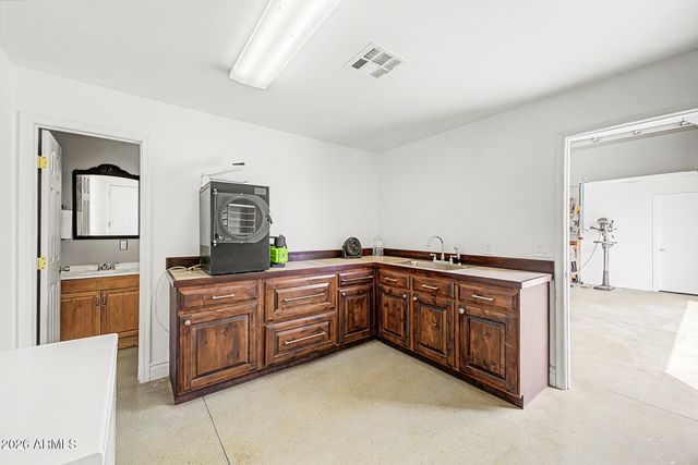 49904 N 21ST Drive, New River, AZ 85087