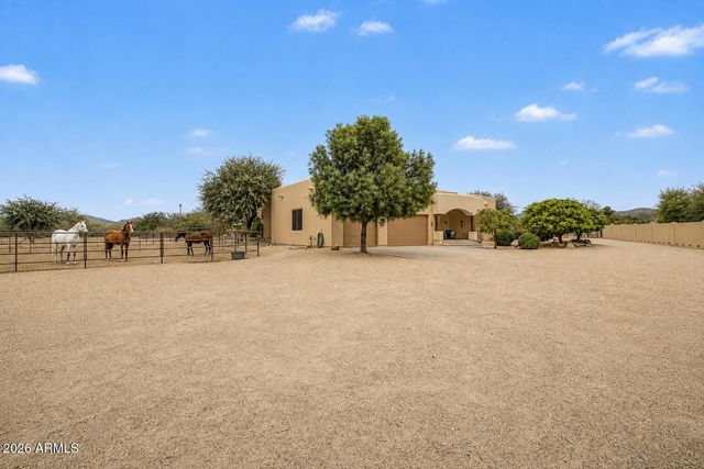 49904 N 21ST Drive, New River, AZ 85087
