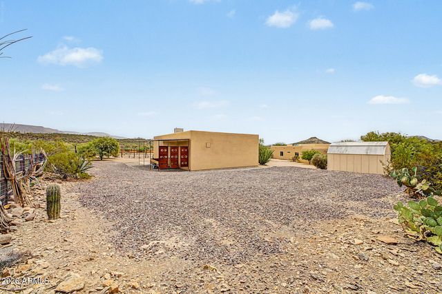 49904 N 21ST Drive, New River, AZ 85087