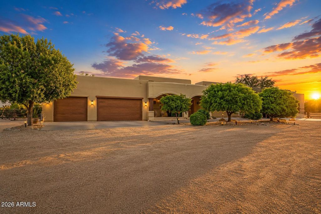 49904 N 21ST Drive, New River, AZ 85087