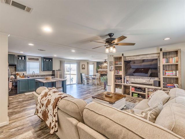 21321 S 315th East Avenue, Coweta, OK 74429