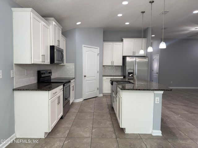 39 BOULDER ROCK Way, St. Augustine, FL 32092