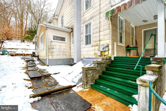 706 CHESTNUT ST, Delta, PA 17314