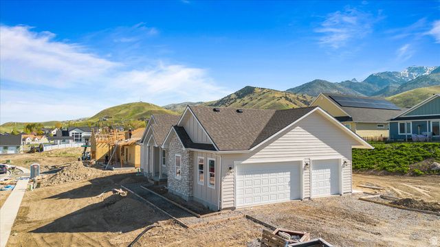 108 N 900 E, Hyde Park, UT 84318