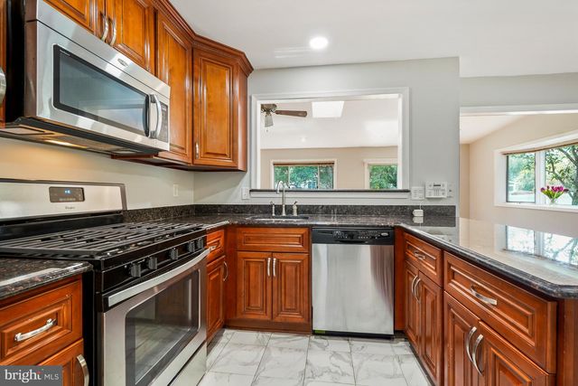 11409 BEECHGROVE LN, Potomac, MD 20854