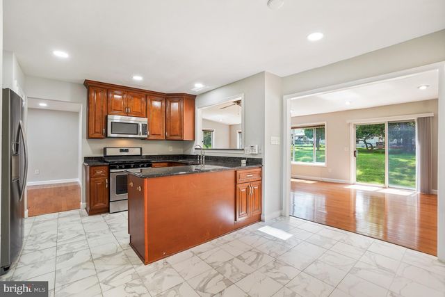 11409 BEECHGROVE LN, Potomac, MD 20854