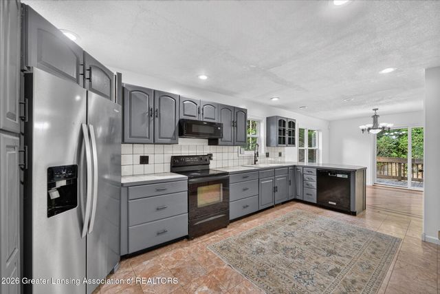 5855 Edson Street, Haslett, MI 48840