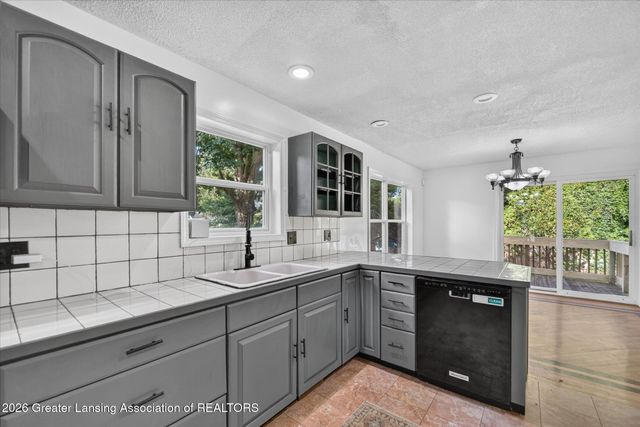 5855 Edson Street, Haslett, MI 48840