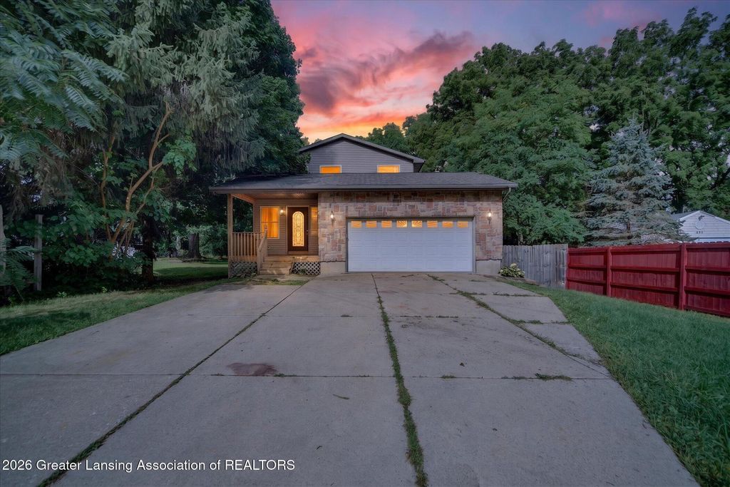 5855 Edson Street, Haslett, MI 48840