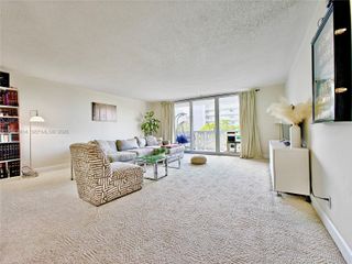 400 NE 12th Avenue 306, Hallandale Beach, FL 33009