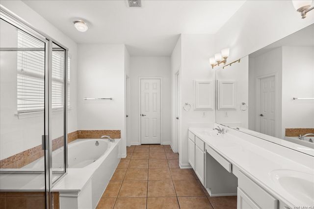 25439 Bunker Dr, San Antonio, TX 78260