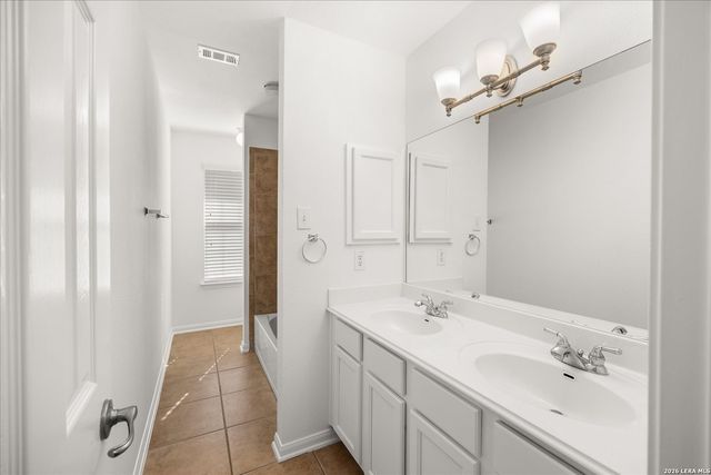 25439 Bunker Dr, San Antonio, TX 78260