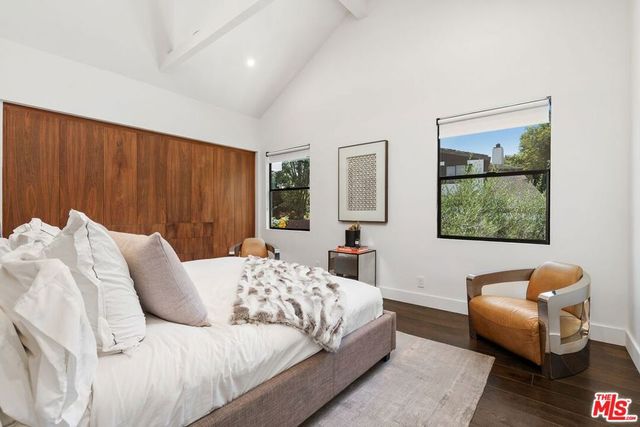 2528 Carman Crest Drive, Los Angeles, CA 90068