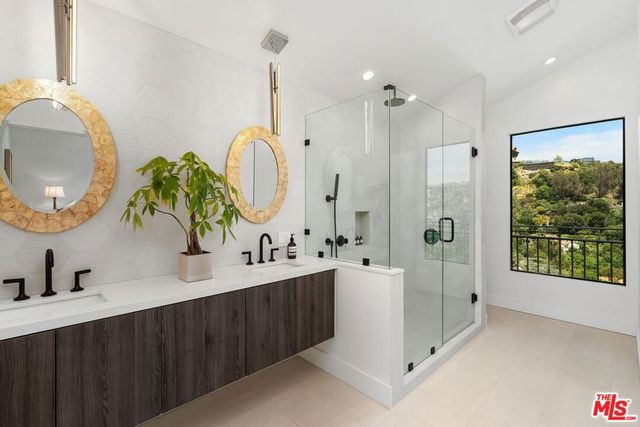 2528 Carman Crest Drive, Los Angeles, CA 90068