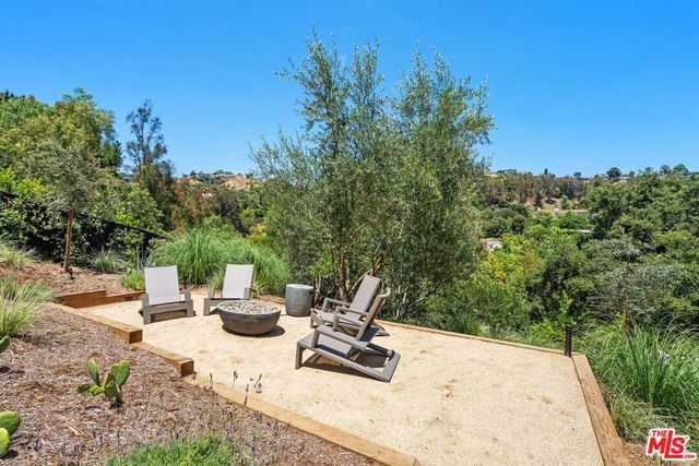 2528 Carman Crest Drive, Los Angeles, CA 90068