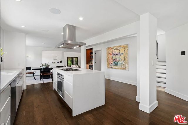 2528 Carman Crest Drive, Los Angeles, CA 90068