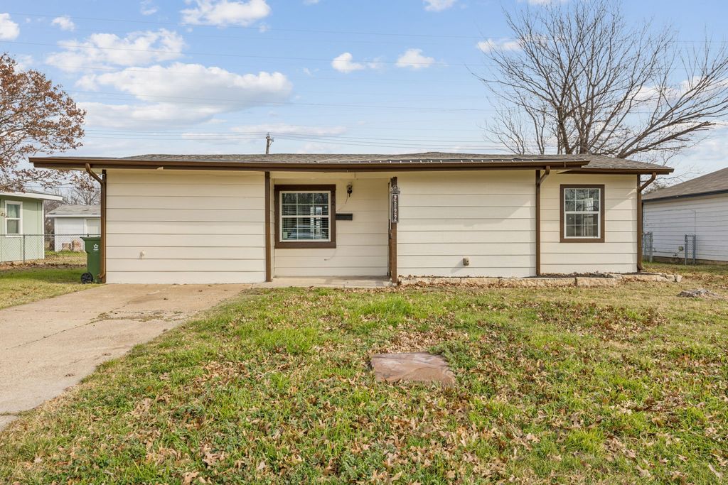 2822 Fir Park, Richland Hills, TX 76118