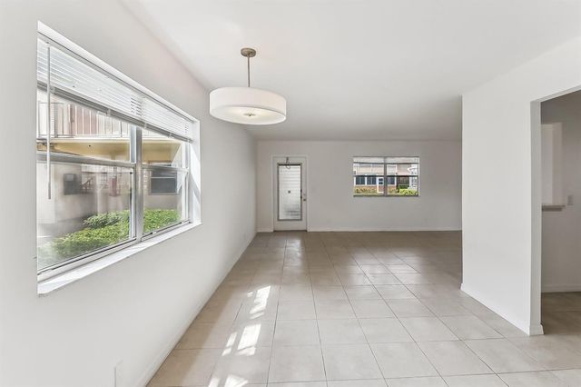 447 Saxony J Way 447-J, Delray Beach, FL 33446
