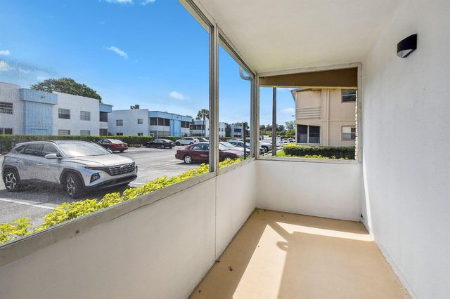 447 Saxony J Way 447-J, Delray Beach, FL 33446